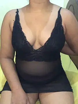 Snapshot of Rose_Olivia chatting on 2, 3, 2025 Rose Olivia online show from 2, 3, 2025