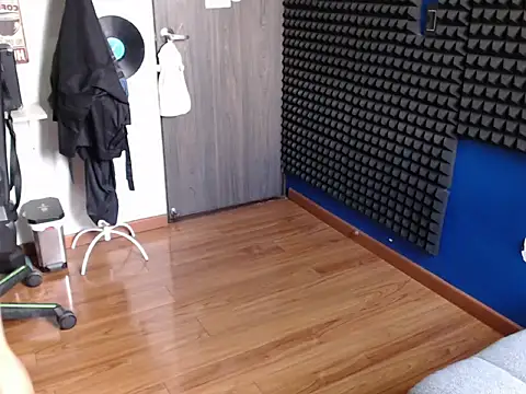 Curly Angel24 online show from 19, 1, 2026