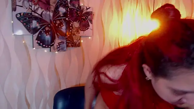 IsabelaLatina online show from 8, 9, 2025