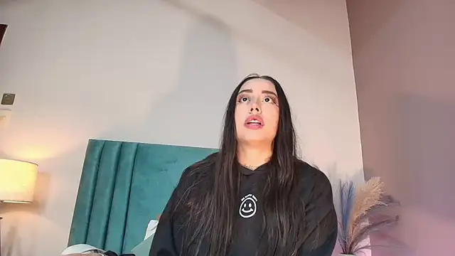 Snapshot of NoraDasilva chatting on 25, 10, 2025 NoraDasilva online show from 25, 10, 2025