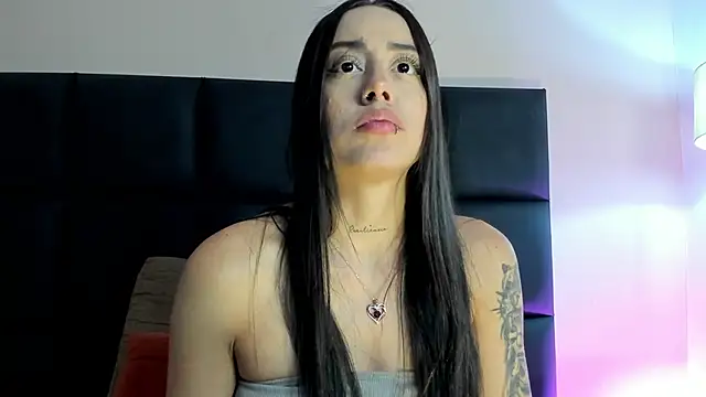 Snapshot of NoraDasilva chatting on 6, 11, 2025 NoraDasilva online show from 6, 11, 2025