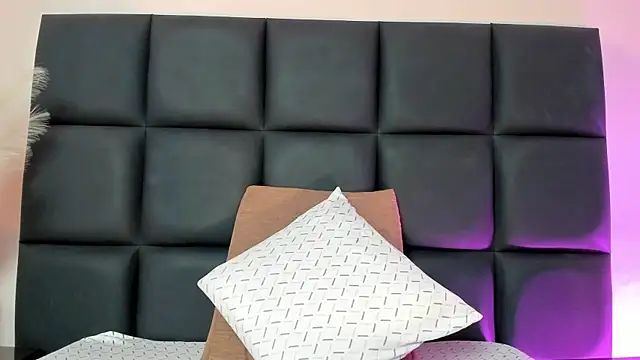 Snapshot of NoraDasilva chatting on 8, 1, 2026 NoraDasilva online show from 8, 1, 2026