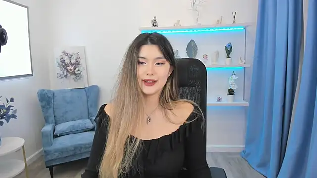 Snapshot of AnneTLi chatting on 5, 10, 2025 AnneTLi online show from 5, 10, 2025