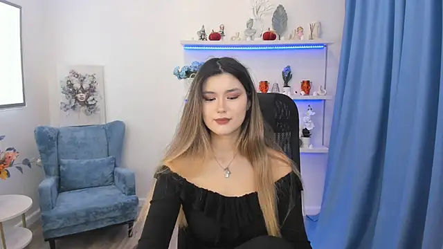 Snapshot of AnneTLi chatting on 29, 10, 2025 AnneTLi online show from 29, 10, 2025