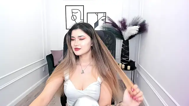 Snapshot of AnneTLi chatting on 8, 11, 2025 AnneTLi online show from 8, 11, 2025