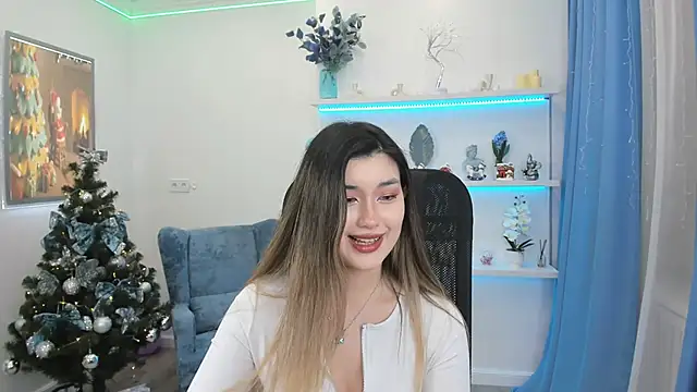 Snapshot of AnneTLi chatting on 13, 12, 2025 AnneTLi online show from 13, 12, 2025