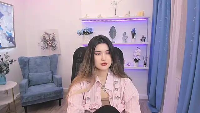 Snapshot of AnneTLi chatting on 13, 1, 2026 AnneTLi online show from 13, 1, 2026