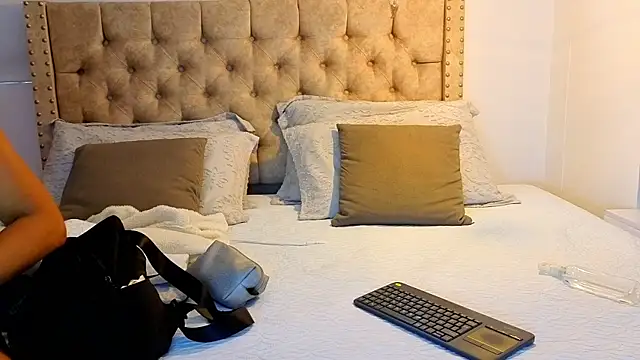 KeryHillson online show from 22, 12, 2025