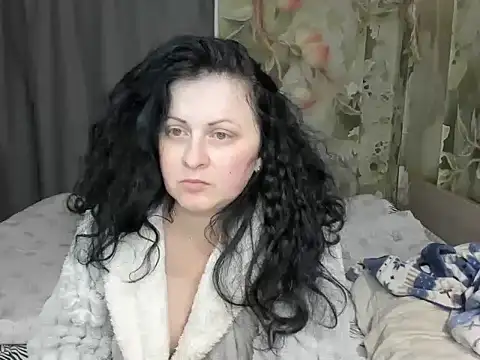 Snapshot of Lillian2 chatting on 8, 4, 2026 Lillian2 online show from 8, 4, 2026