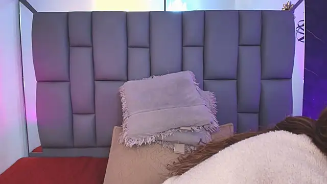  MiaBrown  online show from 4, 2, 2026