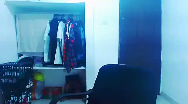 Snapshot of liz_dirty chatting on 8, 2, 2025 liz dirty online show from 8, 2, 2025