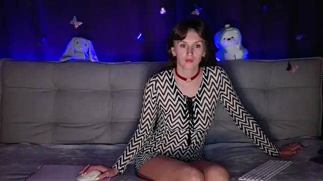 intolerable girl online show from 17, 11, 2025