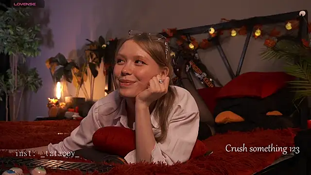 Snapshot of TataCoy chatting on 25, 10, 2025 TataCoy online show from 25, 10, 2025