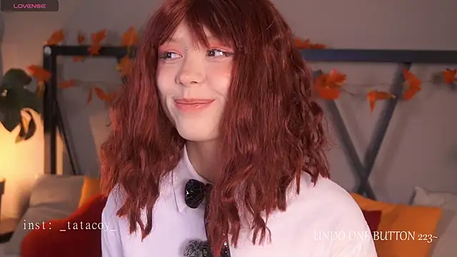 Snapshot of TataCoy chatting on 4, 11, 2025 TataCoy online show from 4, 11, 2025