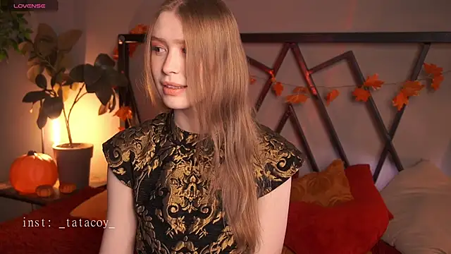 Snapshot of TataCoy chatting on 11, 11, 2025 TataCoy online show from 11, 11, 2025