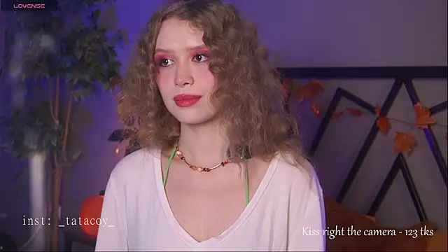 Snapshot of TataCoy chatting on 18, 11, 2025 TataCoy online show from 18, 11, 2025