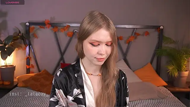 Snapshot of TataCoy chatting on 26, 11, 2025 TataCoy online show from 26, 11, 2025