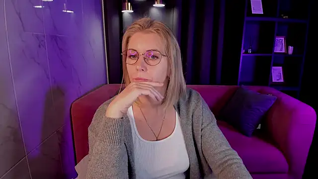 Annie Light online show from 12, 9, 2025