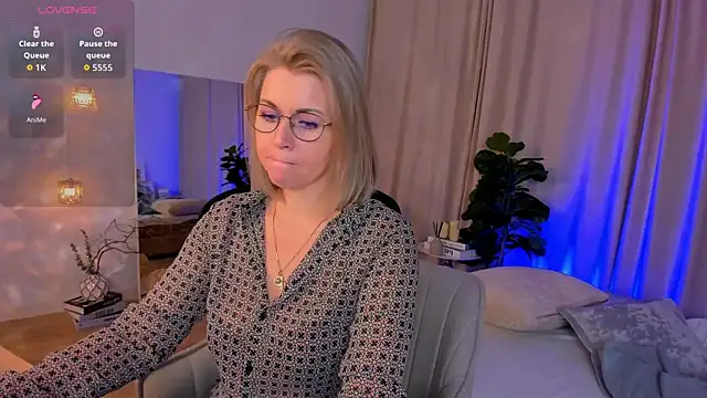 Annie Light online show from 28, 3, 2026