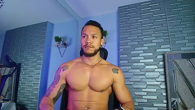 Snapshot of ARON_TAYLER01 chatting on 6, 2, 2026 ARON TAYLER01 online show from 6, 2, 2026