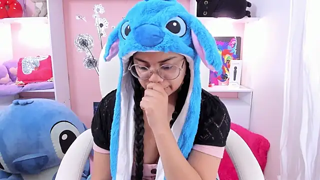 Snapshot of esmeralda112 chatting on 21, 9, 2025 esmeralda112 online show from 21, 9, 2025