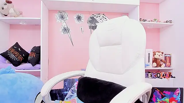 Snapshot of esmeralda112 chatting on 13, 12, 2025 esmeralda112 online show from 13, 12, 2025