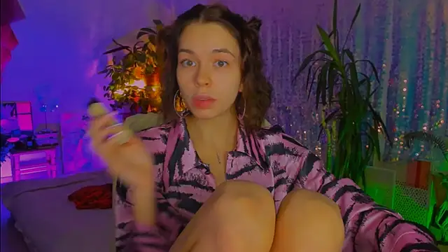 poli   online show from 4, 12, 2025