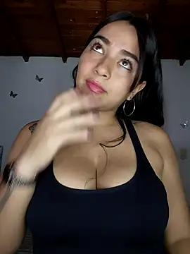 Snapshot of alison_villalobo chatting on 17, 6, 2026 alison villalobo online show from 17, 6, 2026