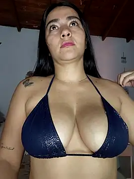 Snapshot of alison_villalobo chatting on 25, 6, 2026 alison villalobo online show from 25, 6, 2026