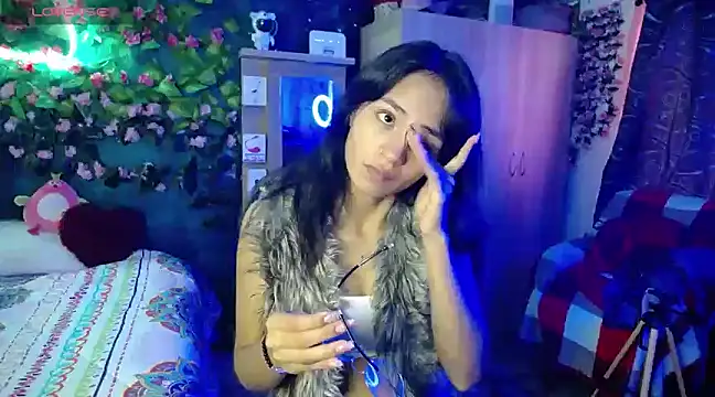 Samara Beltran online show from 13, 2, 2025
