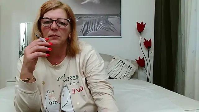 Snapshot of YulliaMilf chatting on 12, 3, 2025 YulliaMilf online show from 12, 3, 2025