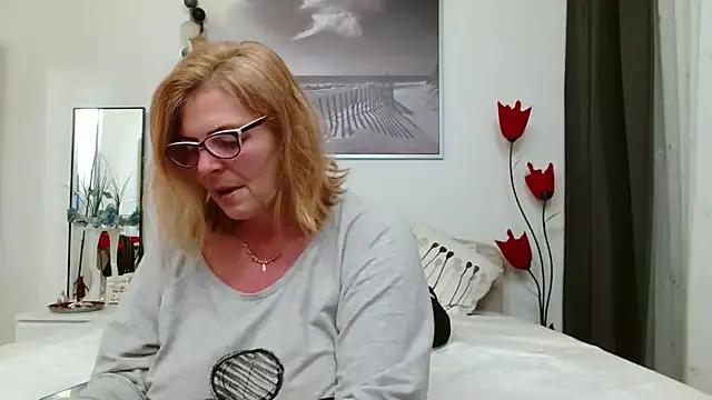 Snapshot of YulliaMilf chatting on 13, 3, 2025 YulliaMilf online show from 13, 3, 2025