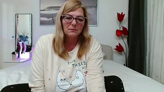 Snapshot of YulliaMilf chatting on 1, 2, 2026 YulliaMilf online show from 1, 2, 2026