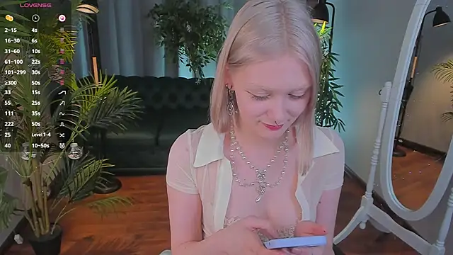Snapshot of _Rude_Girl_ chatting on 30, 12, 2024  Rude Girl  online show from 30, 12, 2024