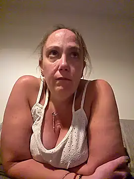 Wisie Cutie online show from 13, 4, 2026