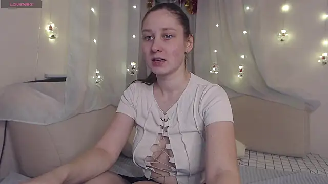 Snapshot of MollyBrams chatting on 16, 1, 2025 MollyBrams online show from 16, 1, 2025