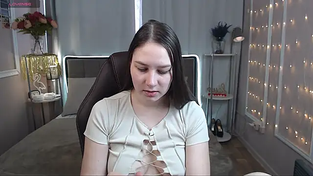 Snapshot of MollyBrams chatting on 9, 3, 2025 MollyBrams online show from 9, 3, 2025