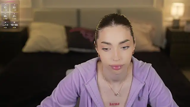 Snapshot of Kate054 chatting on 19, 10, 2025 Kate054 online show from 19, 10, 2025