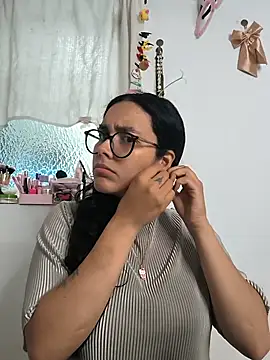 Snapshot of Annya-sweet chatting on 20, 5, 2026 Annya-sweet online show from 20, 5, 2026
