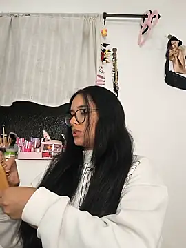 Snapshot of Annya-sweet chatting on 7, 6, 2026 Annya-sweet online show from 7, 6, 2026
