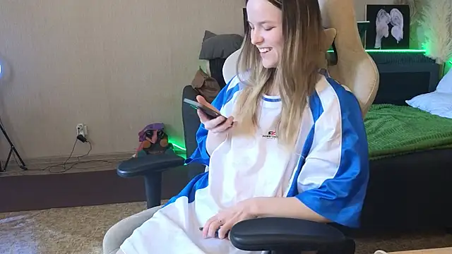 Nate   online show from 18, 4, 2026