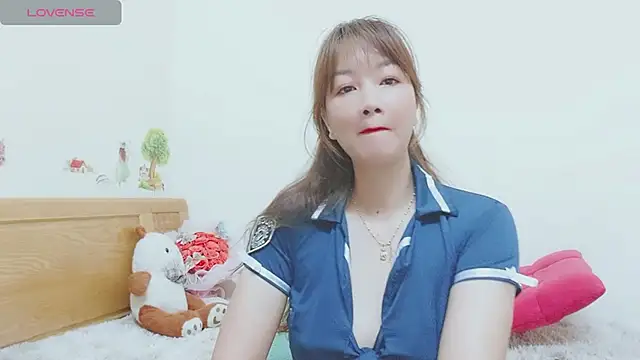 Holygirlsweet777 online show from 2, 12, 2024