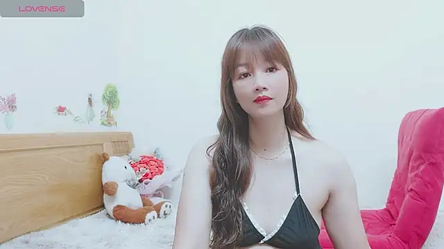 Holygirlsweet777 online show from 6, 12, 2024