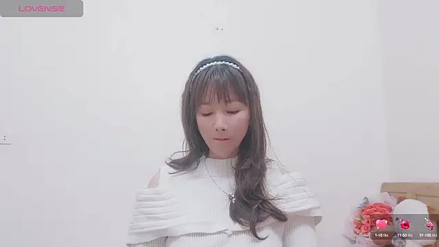 Holygirlsweet777 online show from 27, 12, 2024