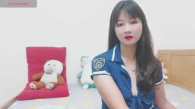 Holygirlsweet777 online show from 13, 2, 2025