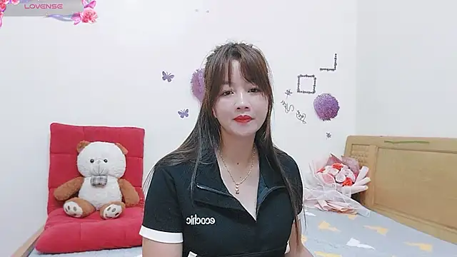 Holygirlsweet777 online show from 7, 11, 2025