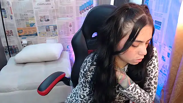 i am nina  online show from 13, 11, 2025