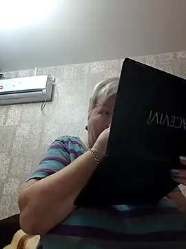 EffectFiona online show from 2, 2, 2025