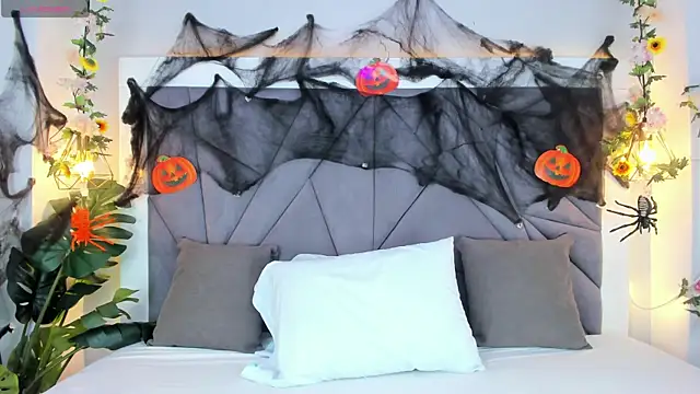 KiarhaTrixie online show from 1, 11, 2025