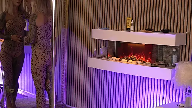 Snapshot of TiffanyMaze chatting on 9, 9, 2025 TiffanyMaze online show from 9, 9, 2025